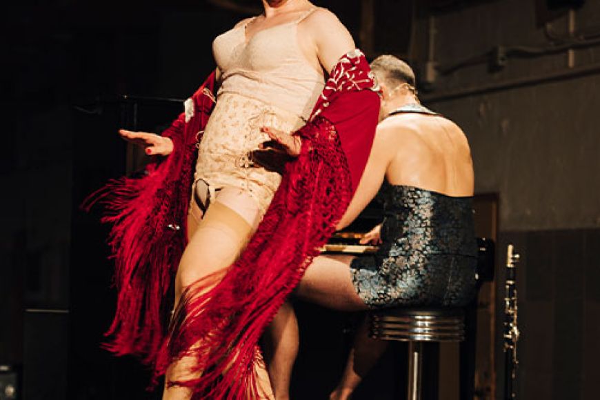 Jo, travesti Jo, travesti