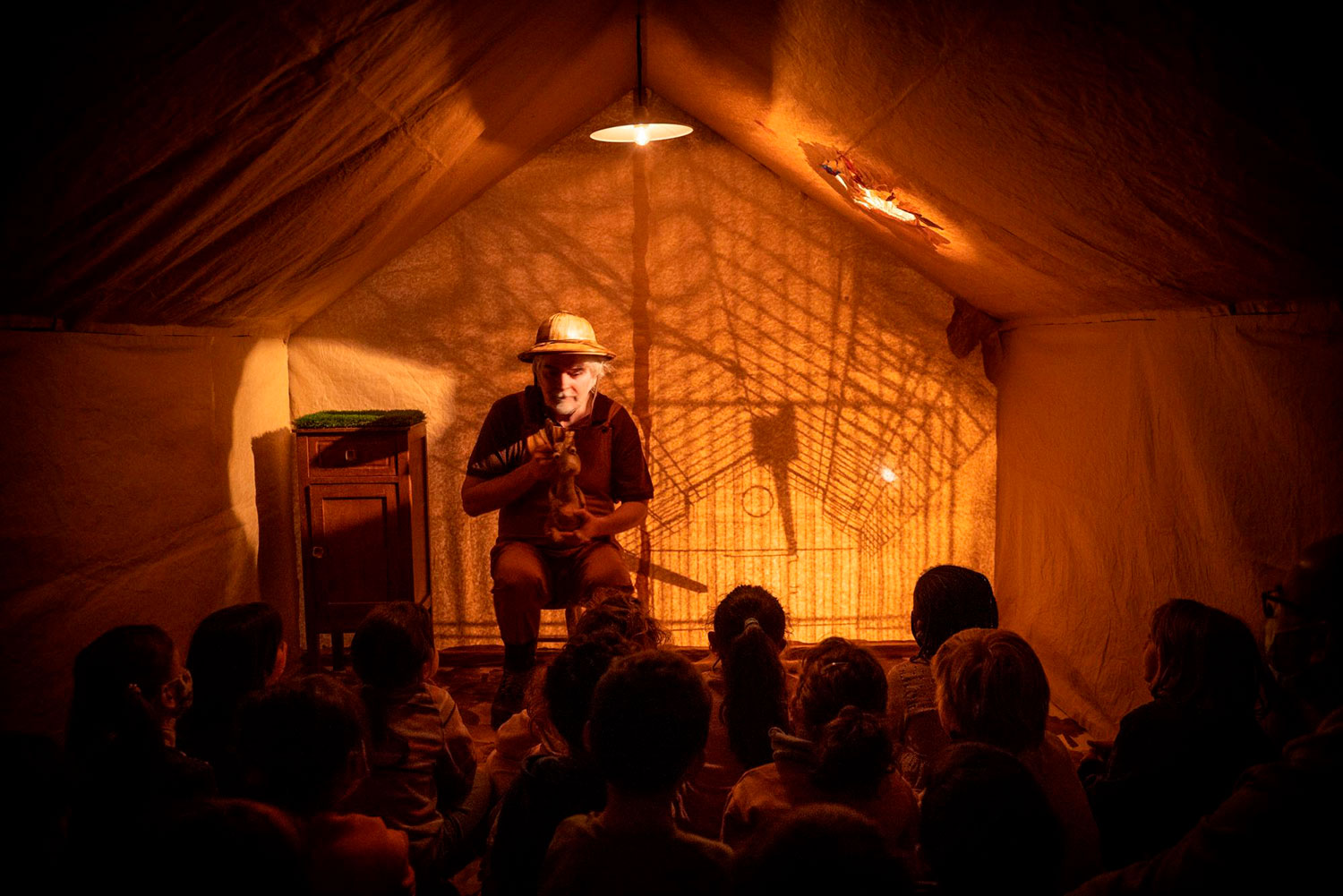 DINS EL CAU DEL TABALET